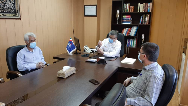 تقدیر از دکتر باقری 1