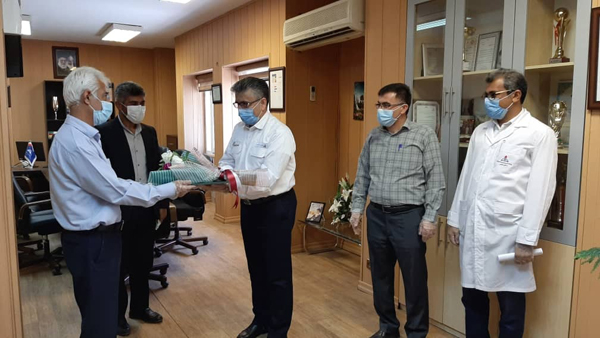 تقدیر از دکتر باقری 2