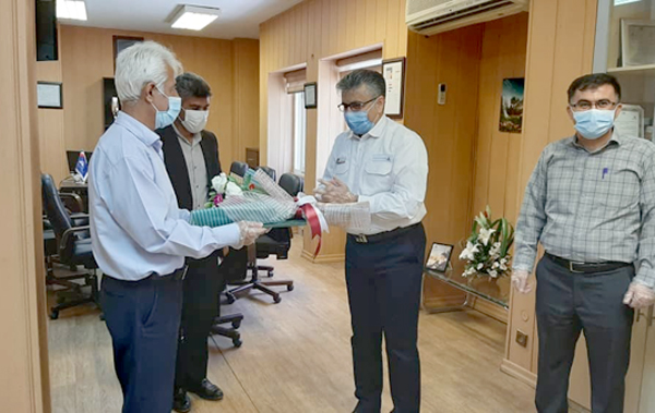 تقدیر از دکتر باقری 4