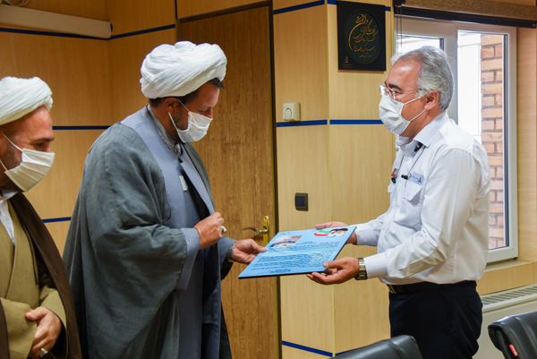 تقدیر امام جمعه از دکتر مالکی 3