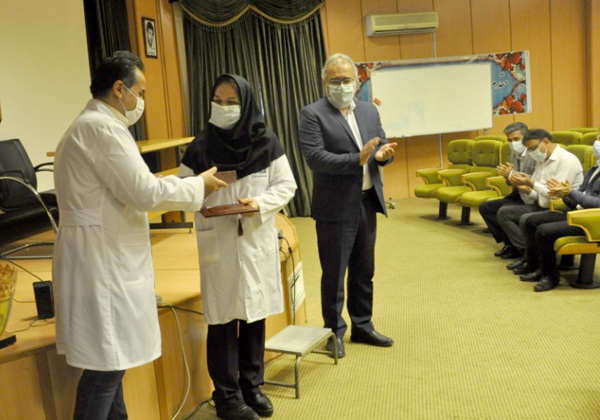 تقدیر از فرحنار مردانی  2