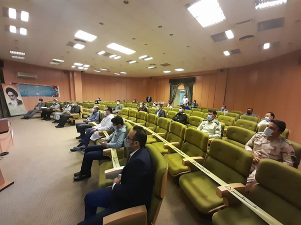 تقدیر بخشدار خارگ از کارکنان 1