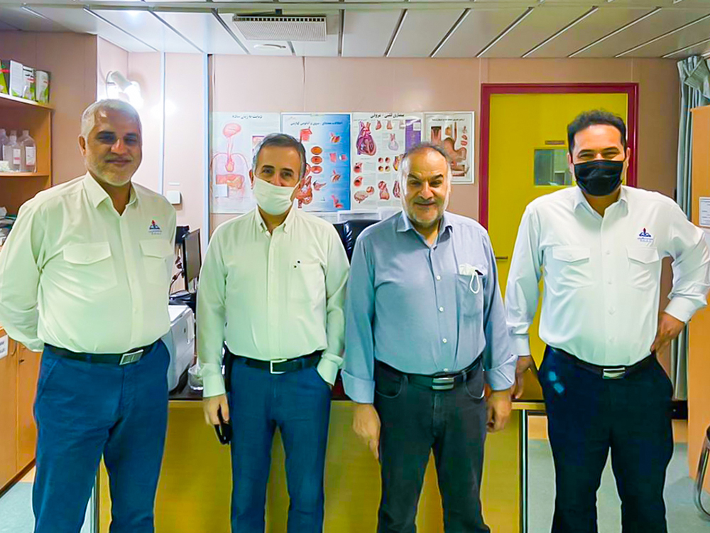 بازدید رئیس طب صنعتی بهداشت و درمان صنعت نفت بوشهر و خارگ از درمانگاه های سکوهای پارس جنوبی 1