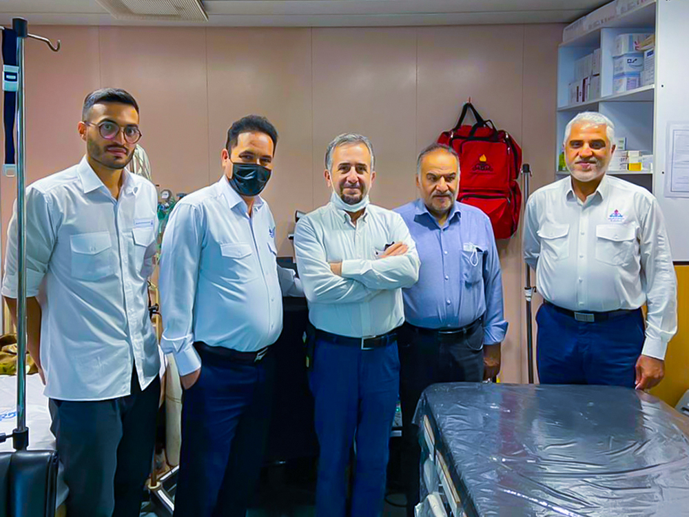 بازدید رئیس طب صنعتی بهداشت و درمان صنعت نفت بوشهر و خارگ از درمانگاه های سکوهای پارس جنوبی 2