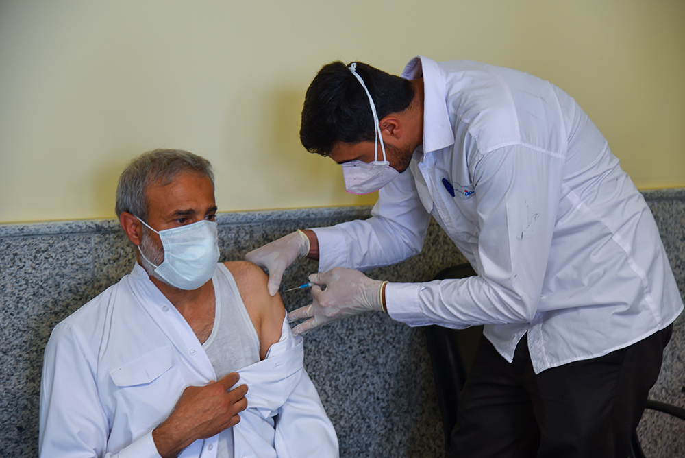 تزریق واکسن کارکنان سکوها 17