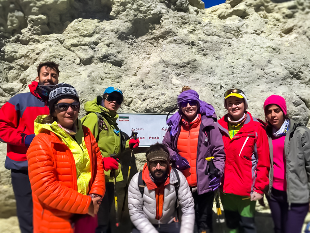 صعود پرستار درمانگاه منطقه ویژه پارس 2