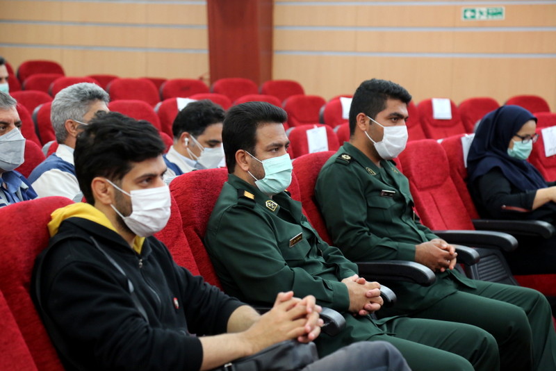 پرستاران و خانواده های شهدای عرصه سلامت خارگ تجلیل شد+تصاویر 8