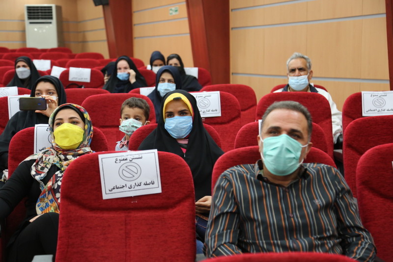 پرستاران و خانواده های شهدای عرصه سلامت خارگ تجلیل شد+تصاویر 16