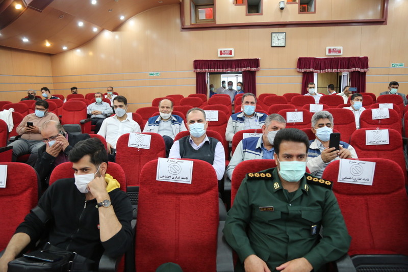 پرستاران و خانواده های شهدای عرصه سلامت خارگ تجلیل شد+تصاویر 17