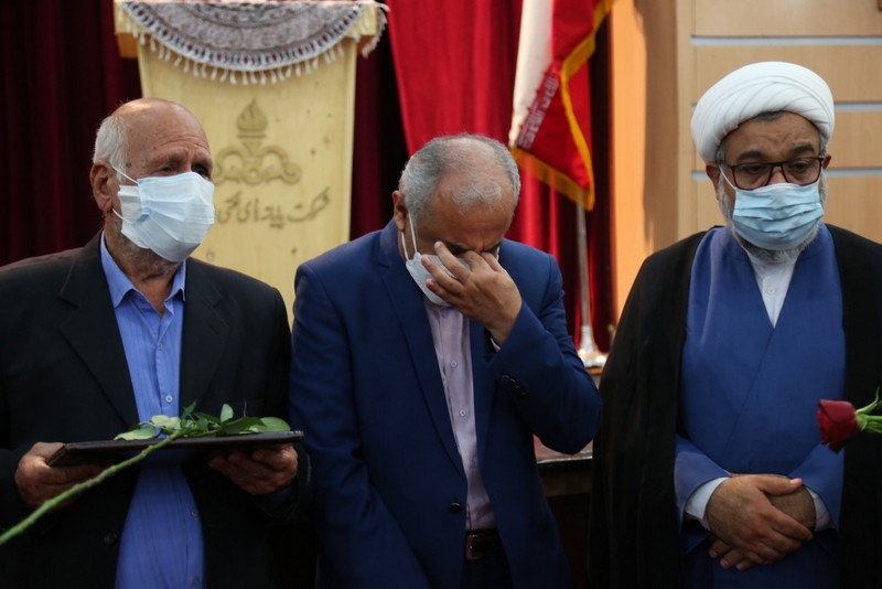 پرستاران و خانواده های شهدای عرصه سلامت خارگ تجلیل شد+تصاویر 24