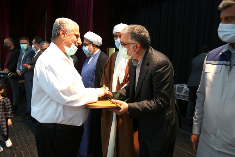 پرستاران و خانواده های شهدای عرصه سلامت خارگ تجلیل شد+تصاویر 40