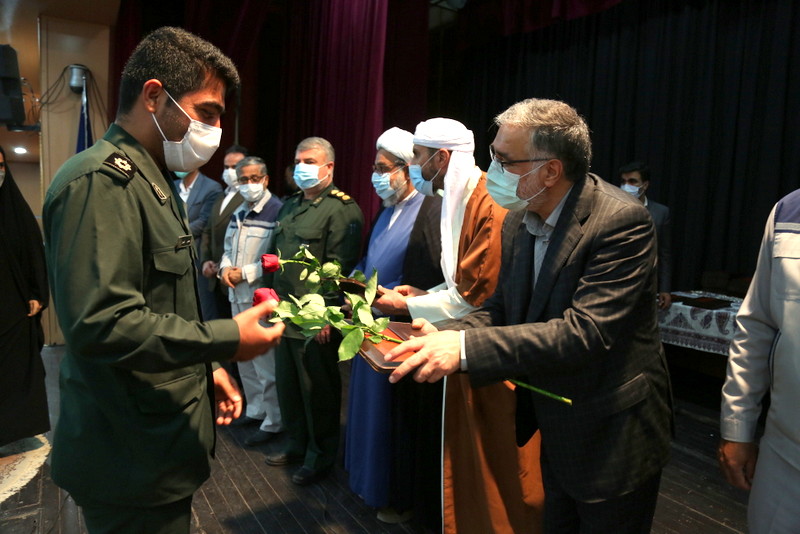 پرستاران و خانواده های شهدای عرصه سلامت خارگ تجلیل شد+تصاویر 41