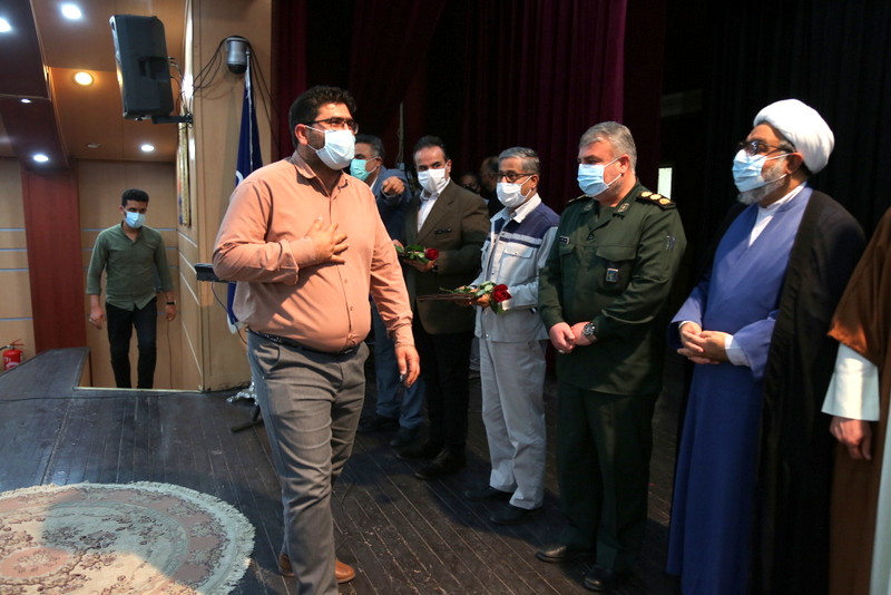 پرستاران و خانواده های شهدای عرصه سلامت خارگ تجلیل شد+تصاویر 42