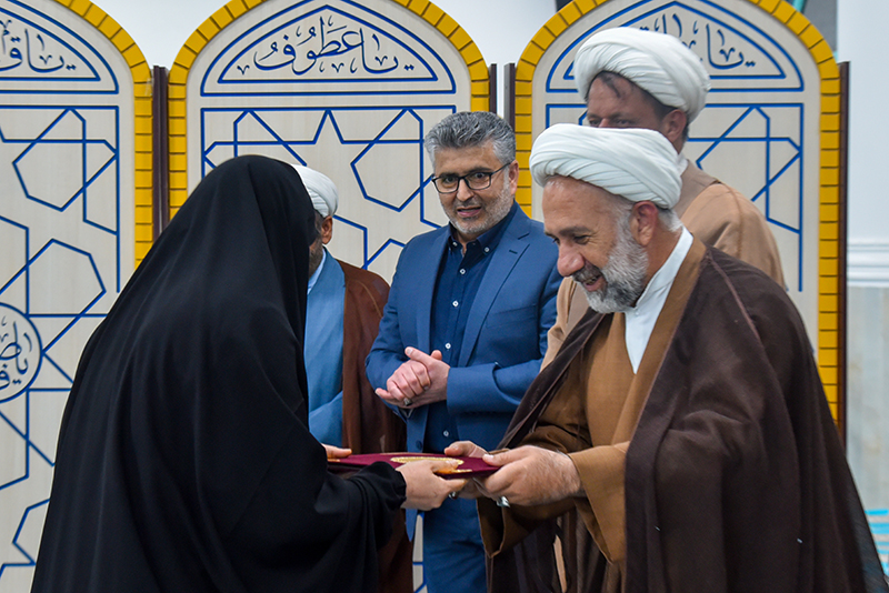 تقدیر از پرستاران در مصلی نماز جمعه 12