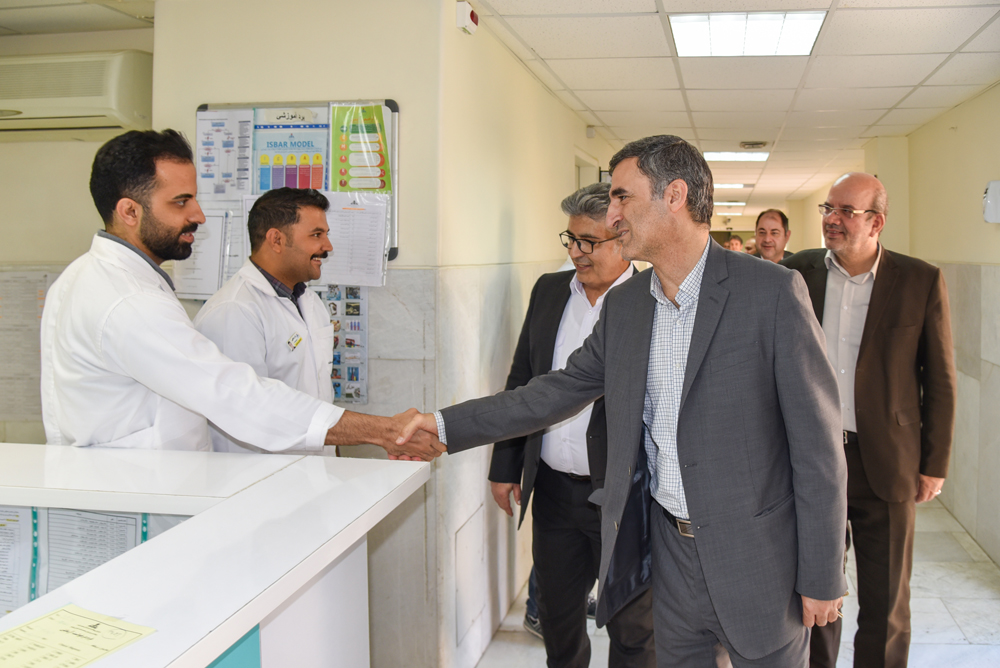 بازدید مدیر عامل سازمان از بیمارستان  35