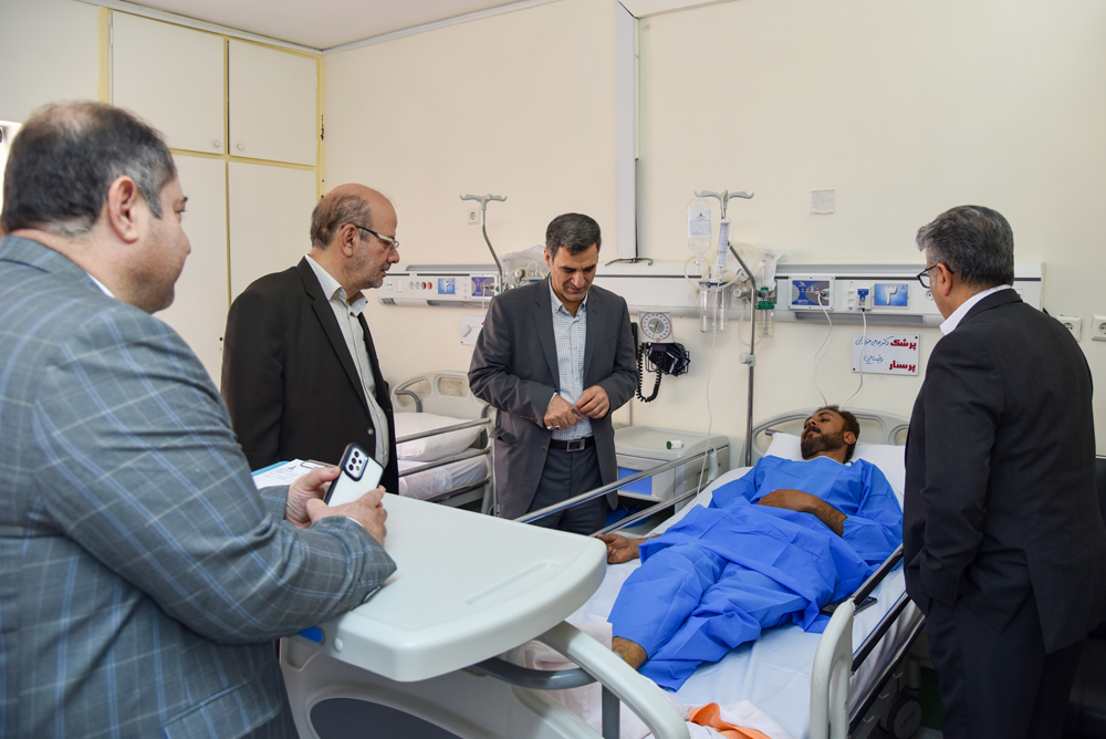بازدید مدیر عامل سازمان از بیمارستان  37